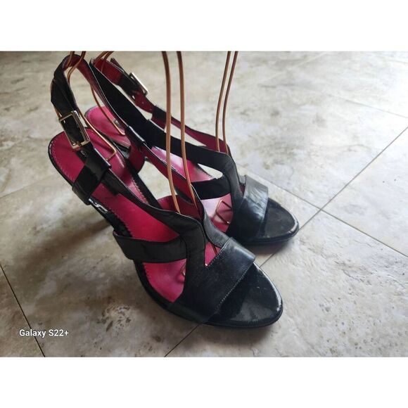 Bandolino Shoes - Bandolino black leather w hot pink footbed high heel sandals Sz 9.5